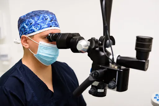 Microscope Tech